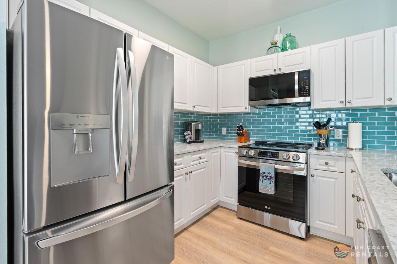 On Flagler Avenue! Dog Friendly With Balcony And Parking Walk To The Beach! New Smyrna Beach Exteriér fotografie